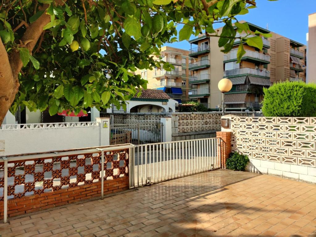 Casa CHALET INDEPENDIENTE en CALLE PRIVADA photo 2
