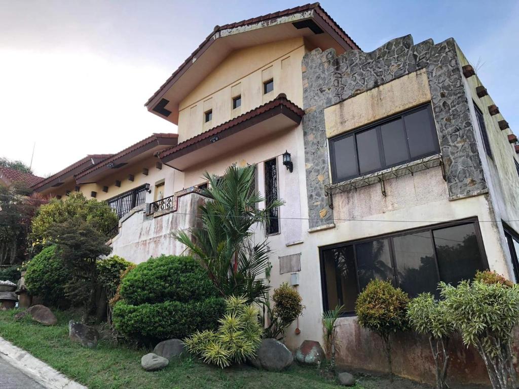 Tagaytay BNR Guesthouse 4BR With Balcony 12-14 Guest photo 1