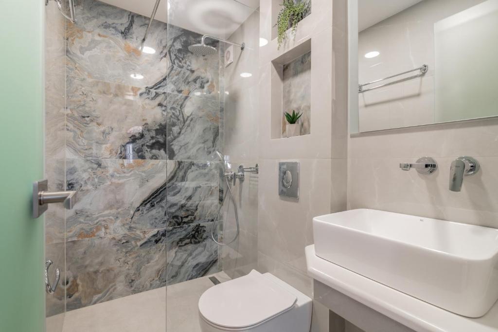 Matina's Family House with your Private Jacuzzi! photo 3