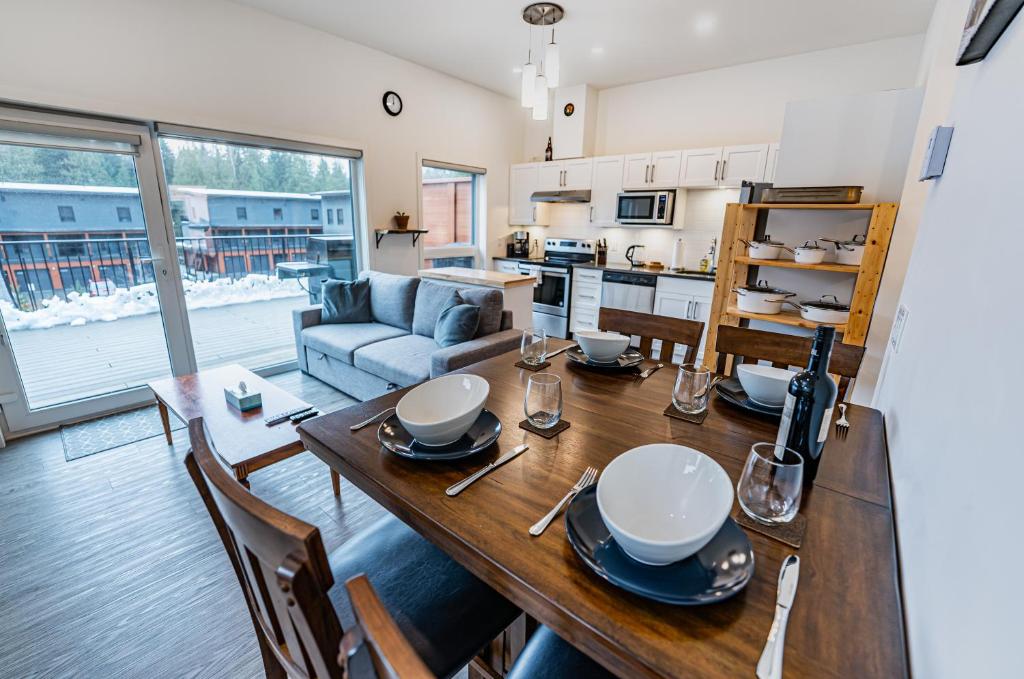Niska's Den by Revelstoke Vacations photo 1