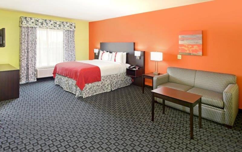 Holiday Inn Garland, an IHG Hotel photo 4