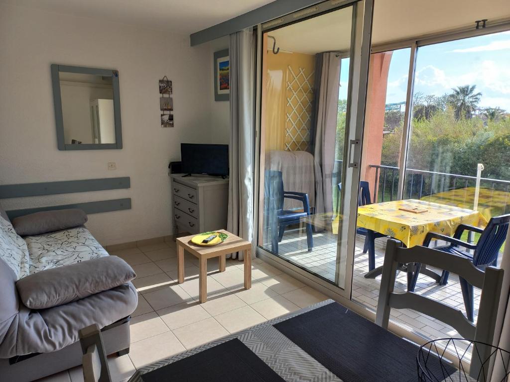 Appartement T2,33 m2,quartier Malfato et Aqualand photo 3