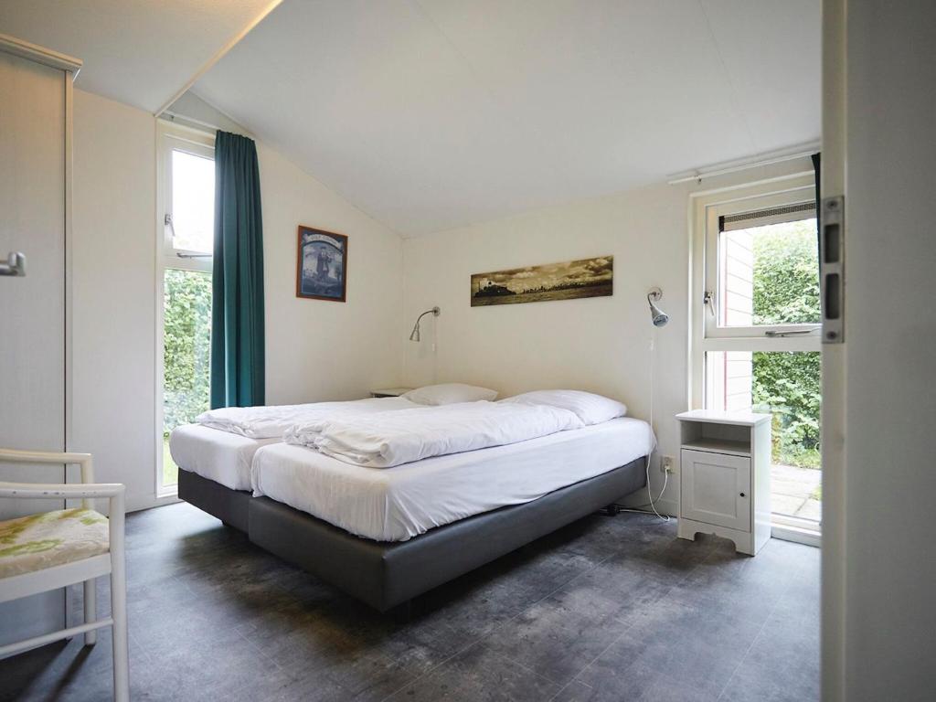 Cozy holiday home with wellness located in Zeeland photo 4