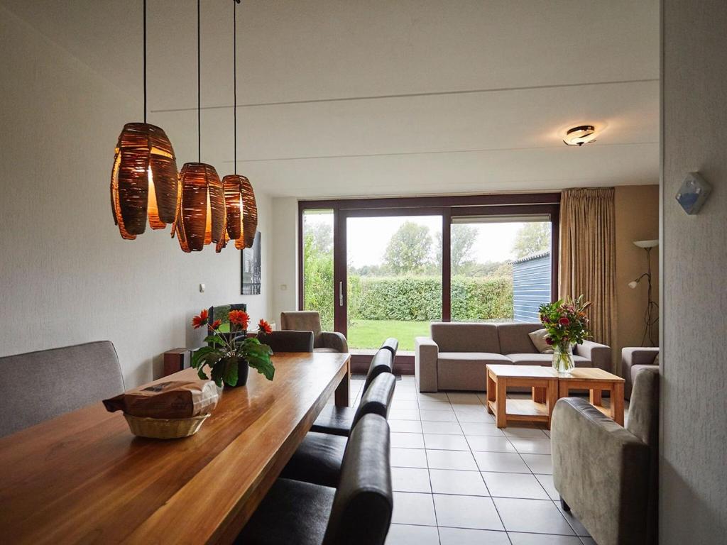 Coy holiday home with large garden, in Zeeland photo 2