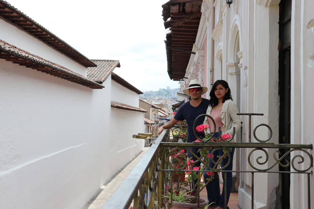 Friends Hotel & Rooftop - Historic Center & Museums - Tap to explore photos