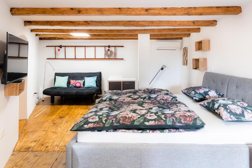 Apartment VILLA IRENA Great For a Family Holiday With Free Parking And EV Station photo 3