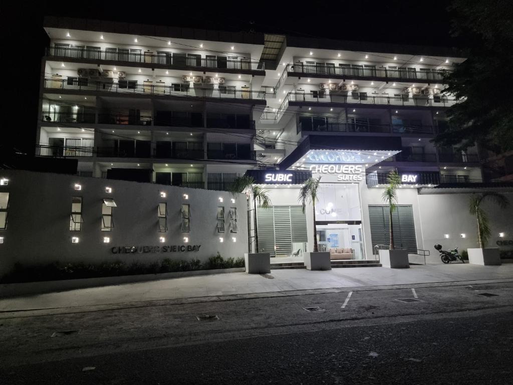 Chequers Suites Subic Bay