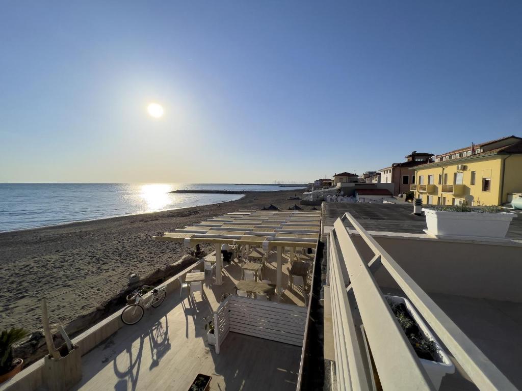 Bed & Parking Cecina Rooms photo 3