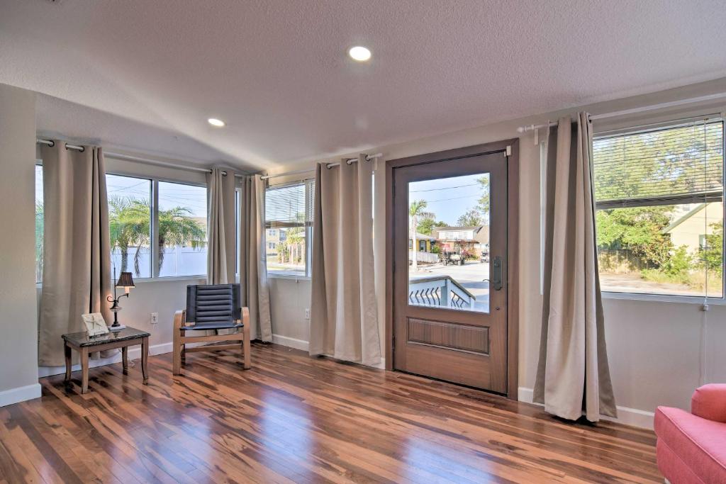 Vibrant Dunedin Getaway with Furnished Patio! photo 3