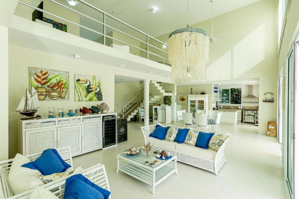 Casa alto padrão com piscina em Caraguatatuba photo 1