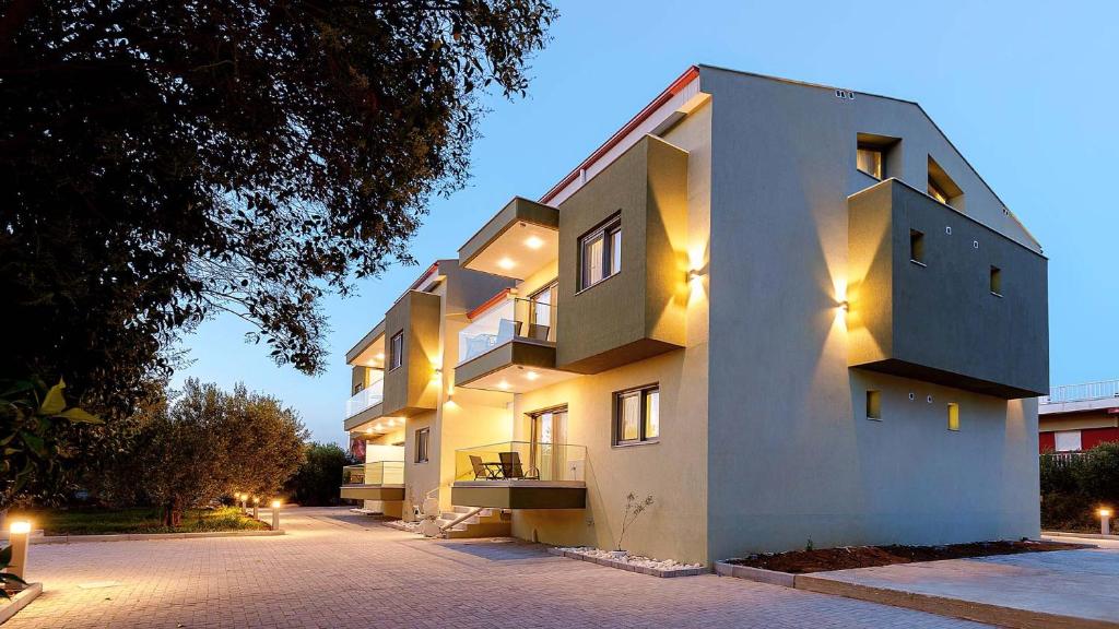 Estelle Family Luxury Apartments & Suites photo 3