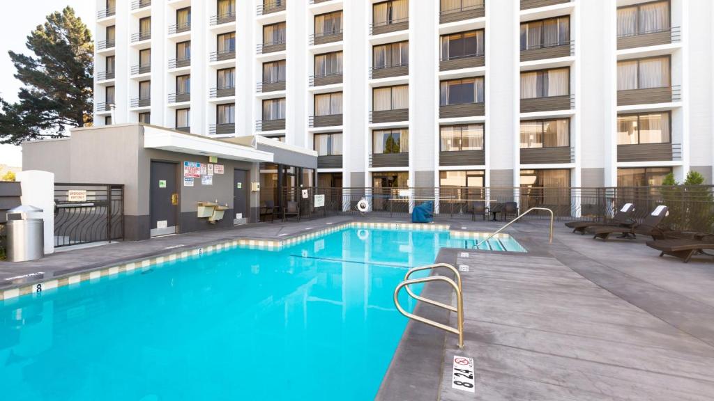 Holiday Inn San Jose-Silicon Valley, an IHG Hotel photo 1