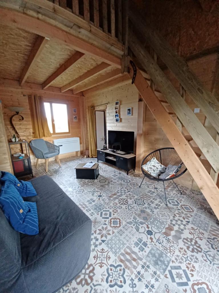 Chalet chaleureux avec parking garage motos, vélos photo 1