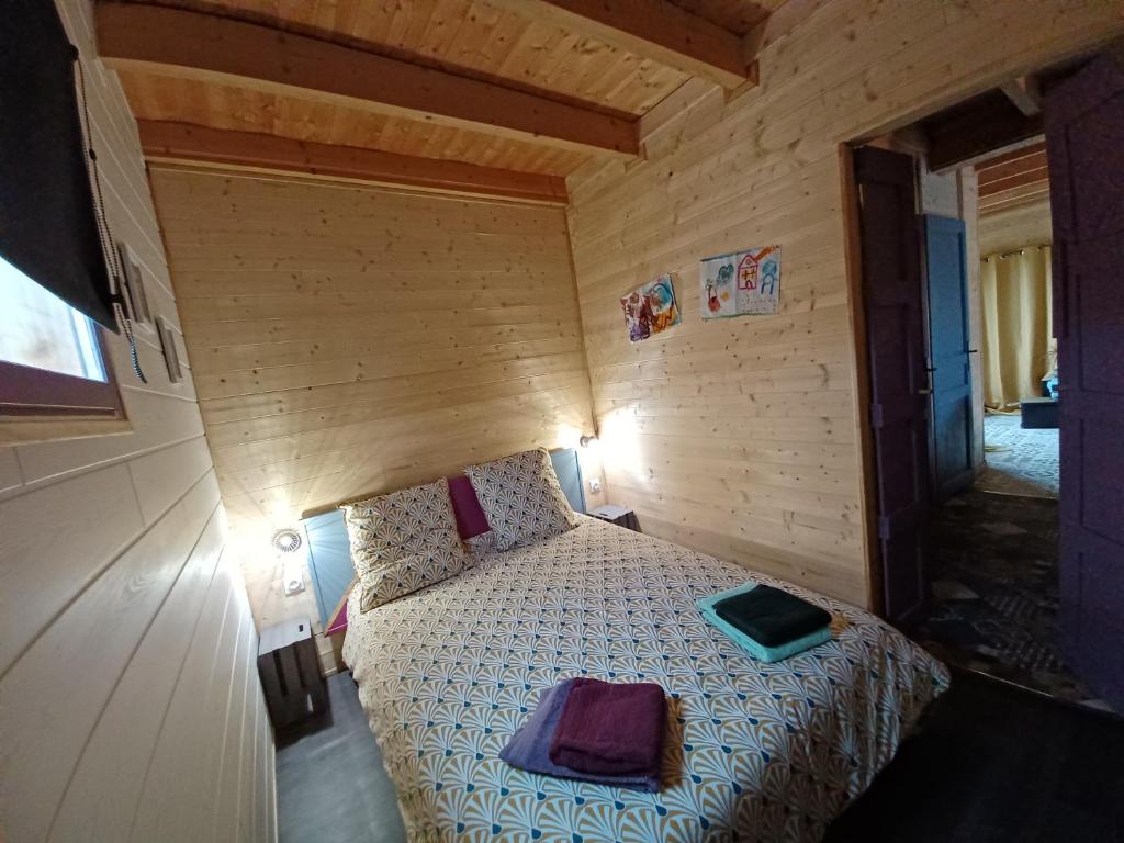 Chalet chaleureux avec parking garage motos, vélos photo 2
