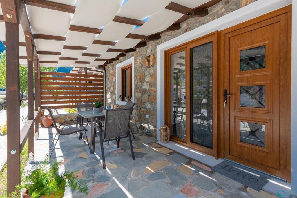 Eleni's Stone House photo 3