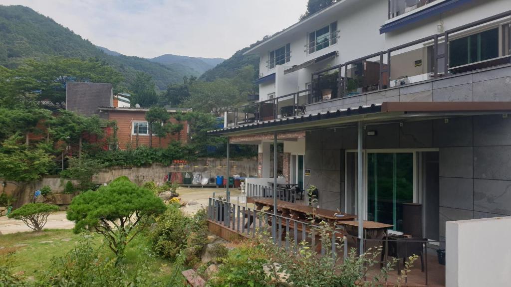 Daeunsan Mountain Valley Pension photo 4