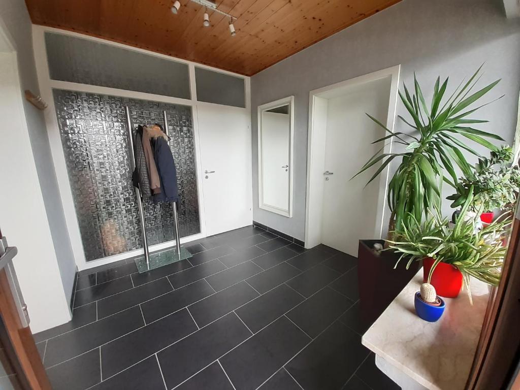 Ferienwohnung 75m² Terrasse Parkplatz WallBox Nürburgring photo 3