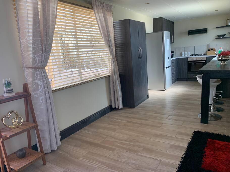 Orange Breeze Self-Catering Apartment photo 1