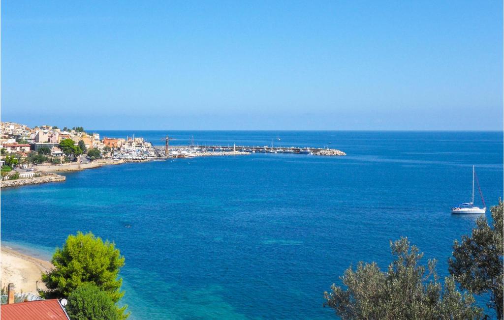 Stunning Apartment In Porticello With Wifi And 2 Bedrooms photo 4