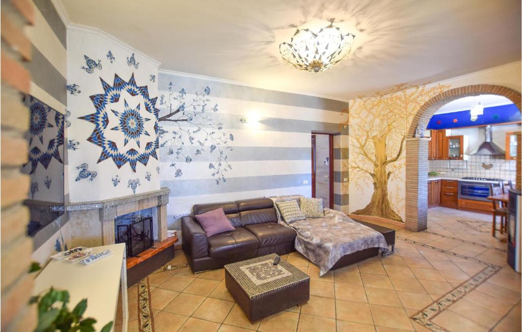 Nice Home In Anzio With Outdoor Swimming Pool, 2 Bedrooms And Swimming Pool photo 2