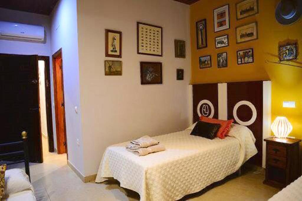 4 bedrooms villa with private pool enclosed garden and wifi at Fernan Caballero photo 4