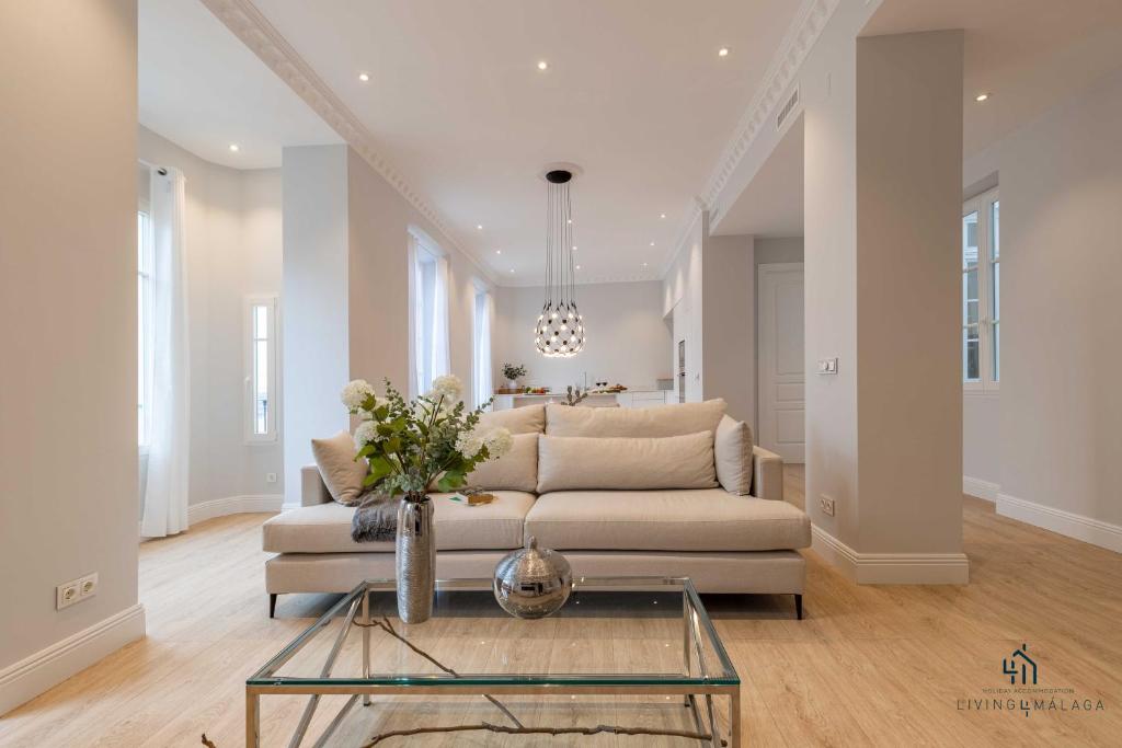 Living4malaga Echegaray Grand Luxe - Tap to explore photos