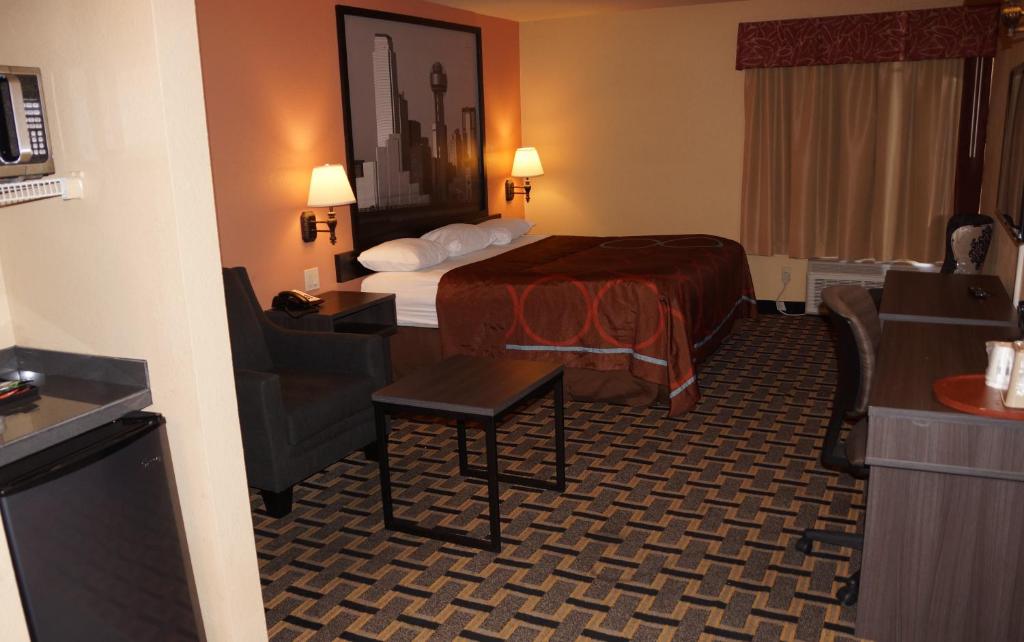 Super 8 by Wyndham Farmers Branch/North Dallas image