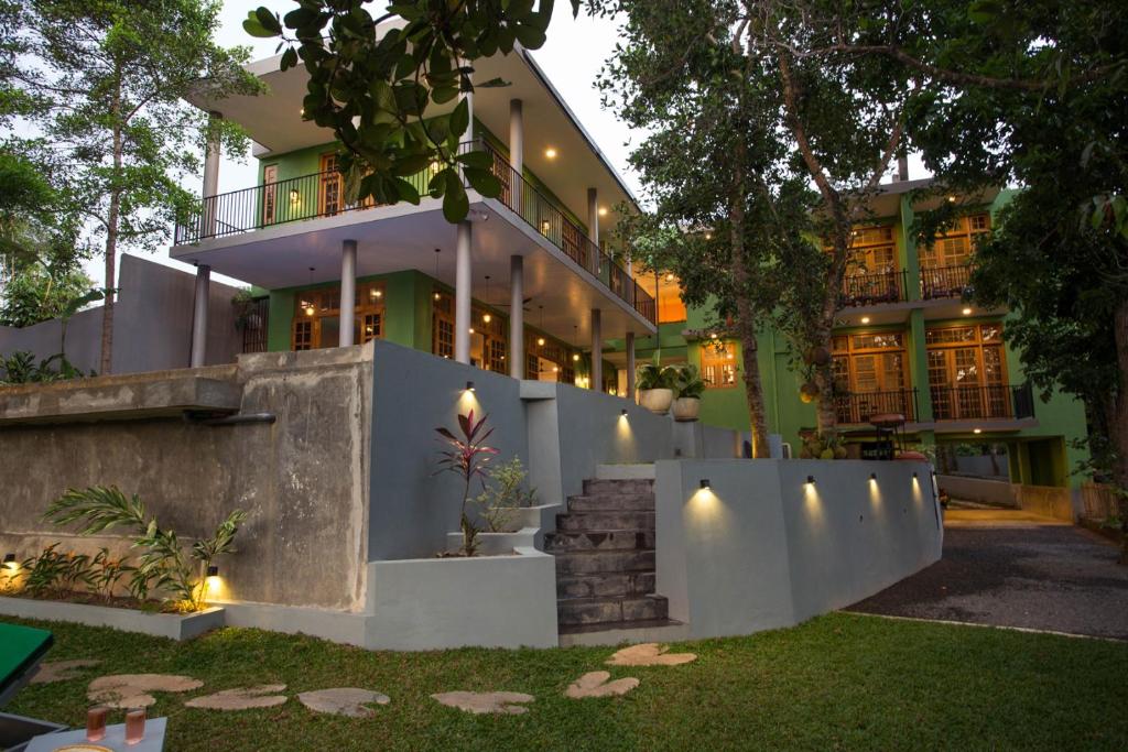 Barefoot Bungalow Hikka photo 2