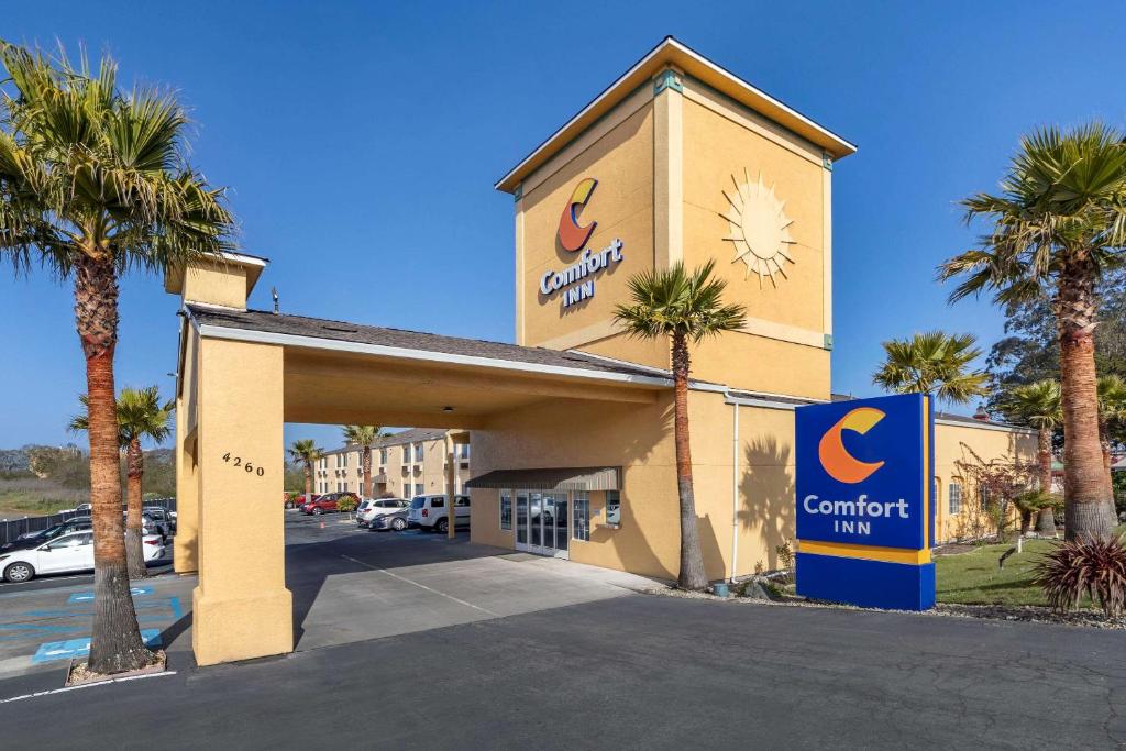 Comfort Inn Eureka image