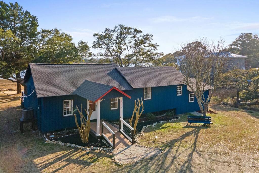 Dolphin Cove - Whole WATERFRONT House with Dock image