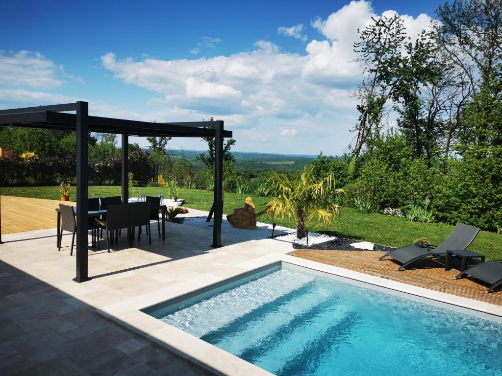 "Notre Bastide" Maison et table d'hôtes sur réservation, Piscine, Climatisation, Jacuzzi photo 1