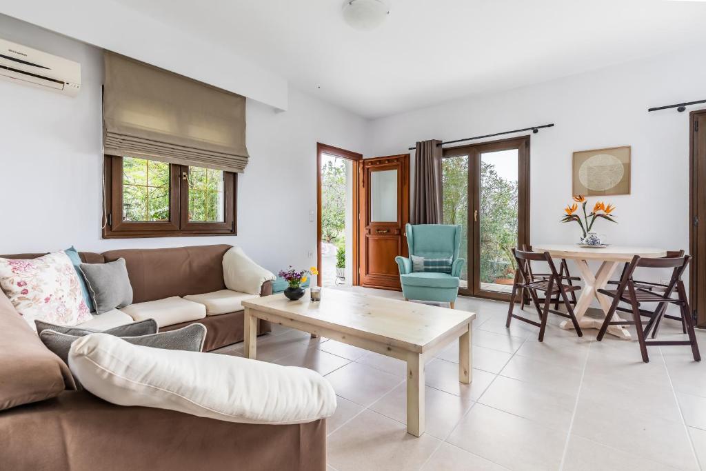 Oikia Guesthouse photo 3