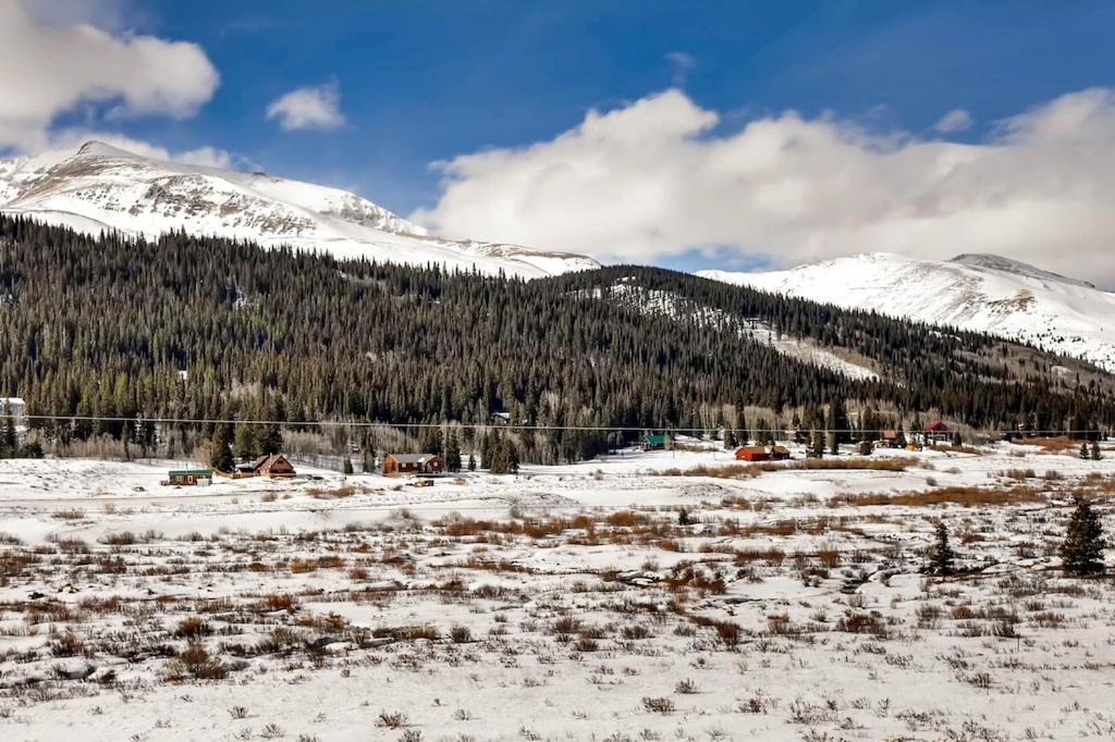 Unique Home with Breathtaking Views of the Surrounding Mountain Peaks - Bristlecone Pines photo 2