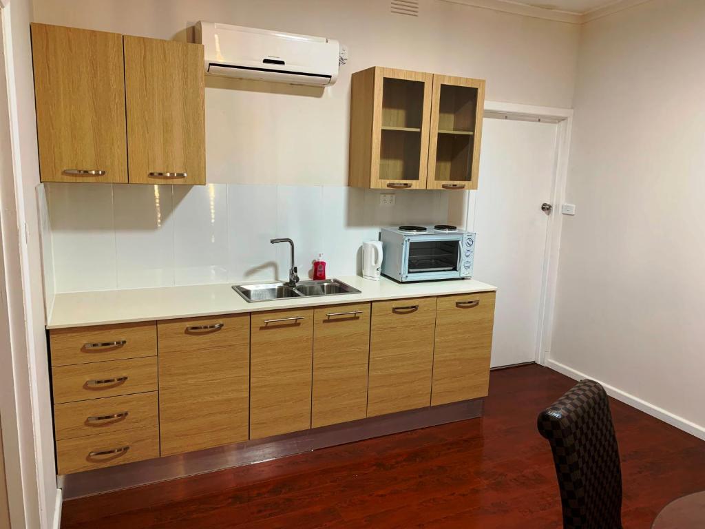 TORRUMBARRY MOTEL photo 2