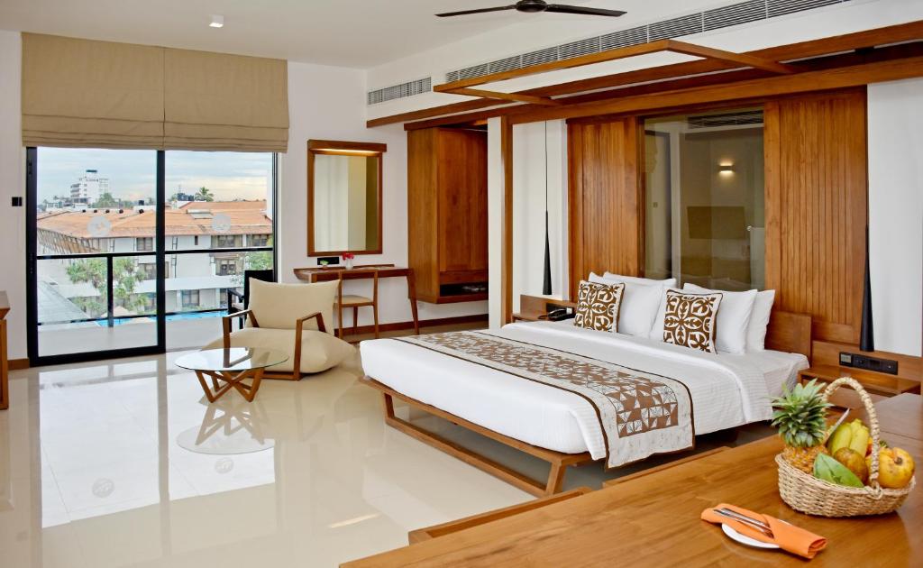Goldi Sands Hotel - Tap to explore photos