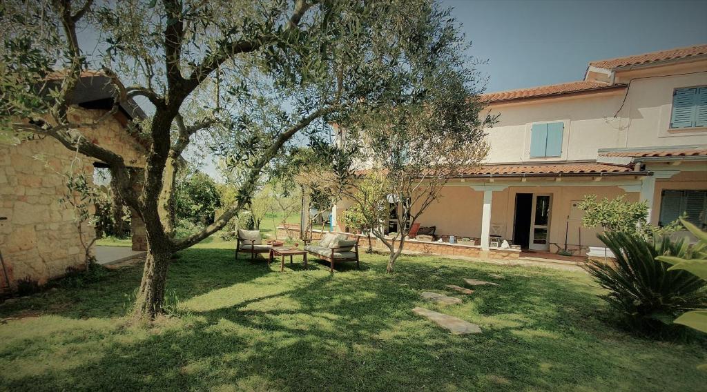 House Nono Bepo in small Istrian village - Kuca Nono Bepo u mirnom istarskom selu
