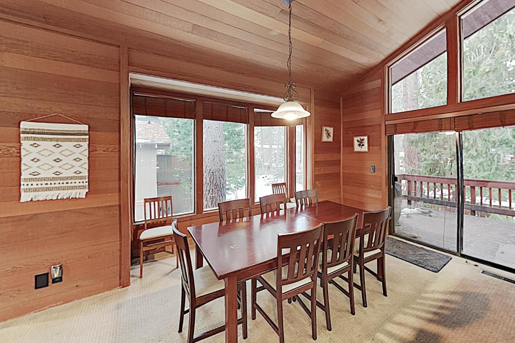 Amazing Dollar Point Retreat photo 1