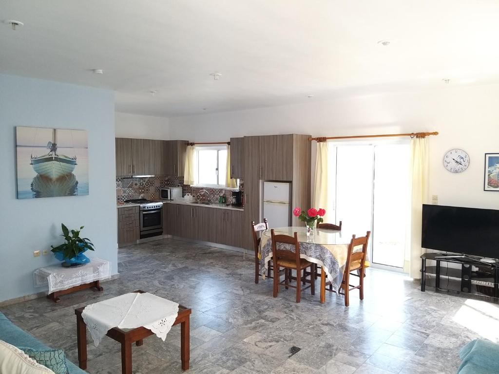 Artemis Apartments photo 3