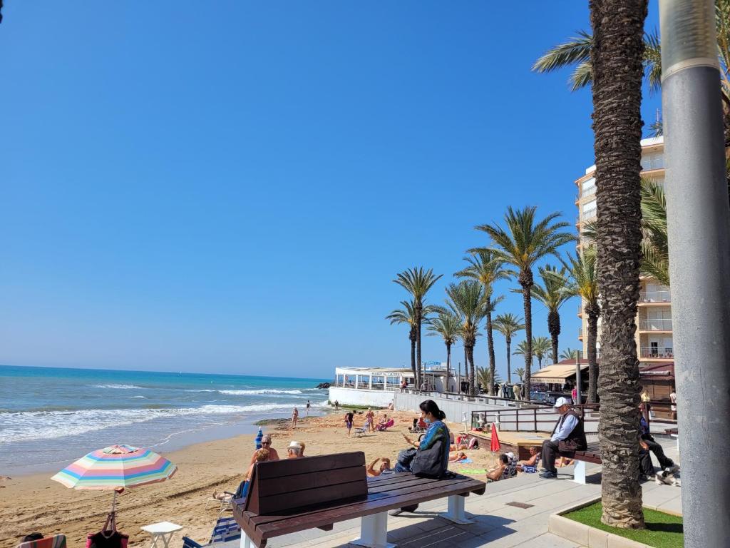 Schöne Ferienwohnung in Playa del Cura - Tap to explore photos