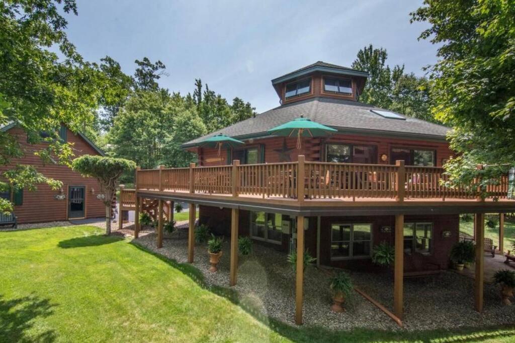 Pinnacle Paradise! Hot Tub! Dock Slip included! photo 1