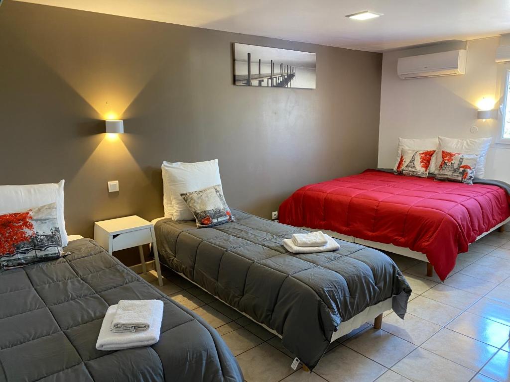 LOGIS Hôtel La Chaumière photo 1