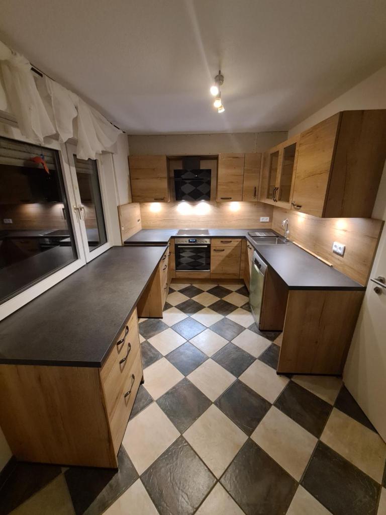 Geräumiges Ferienhaus in Bad Salzuflen mit einfacher Ausstattung, für Geschäftsreisende, Gruppen oder Familien geeignet, 4 Schlafzimmer photo 1