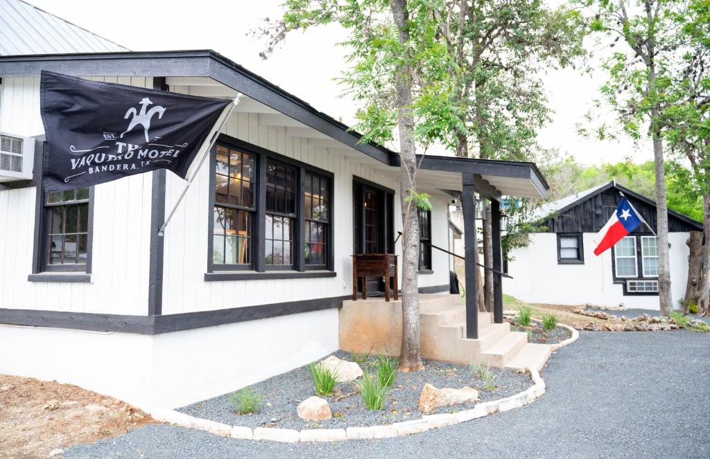 The Vaquero Motel image