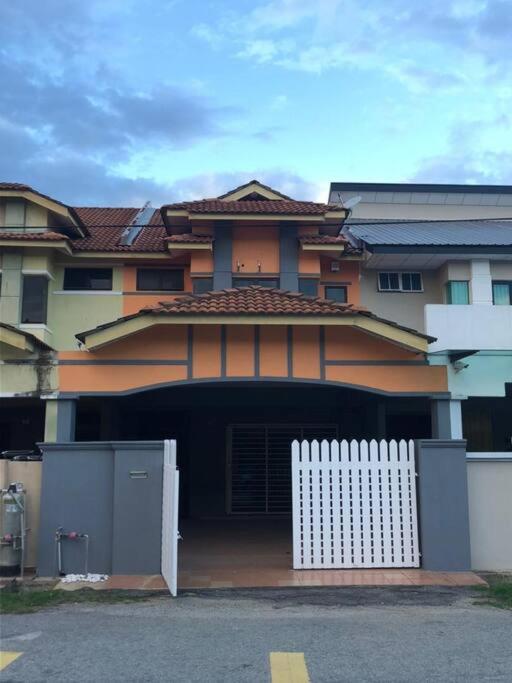 T House Nearby Kuantan East Coast Shopping Mall photo 1