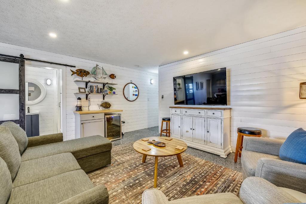 Barefoot Beach by Book That Condo photo 1