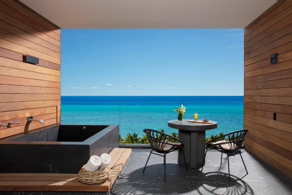 Secrets Moxché Playa del Carmen - Adults Only Room Type - Preferred Club Junior Suite Ocean Front king