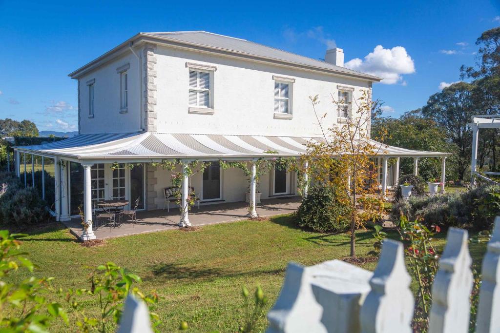 Claremont Manor photo 4