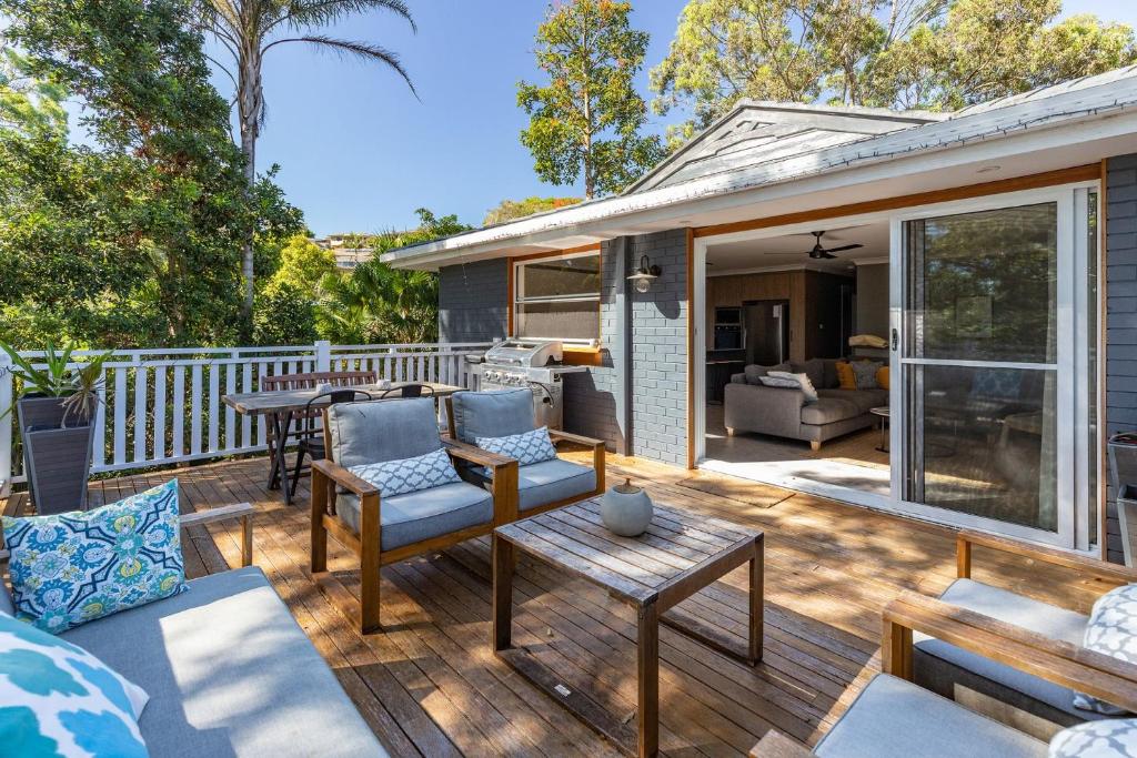 Deckhouse on Daphne