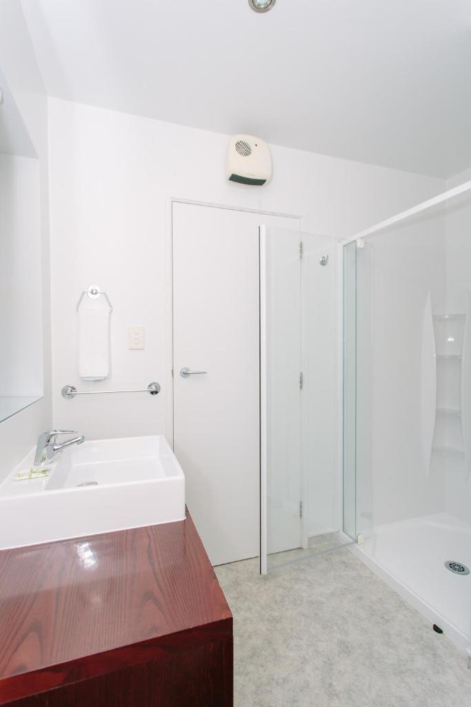 Panorama Court photo 4