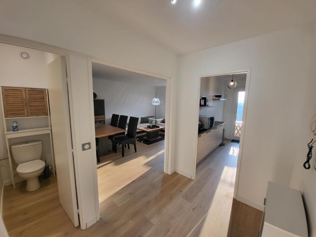 T3 avec magnifique vue montagne, 3 étoiles, piscine et parking, clim photo 3